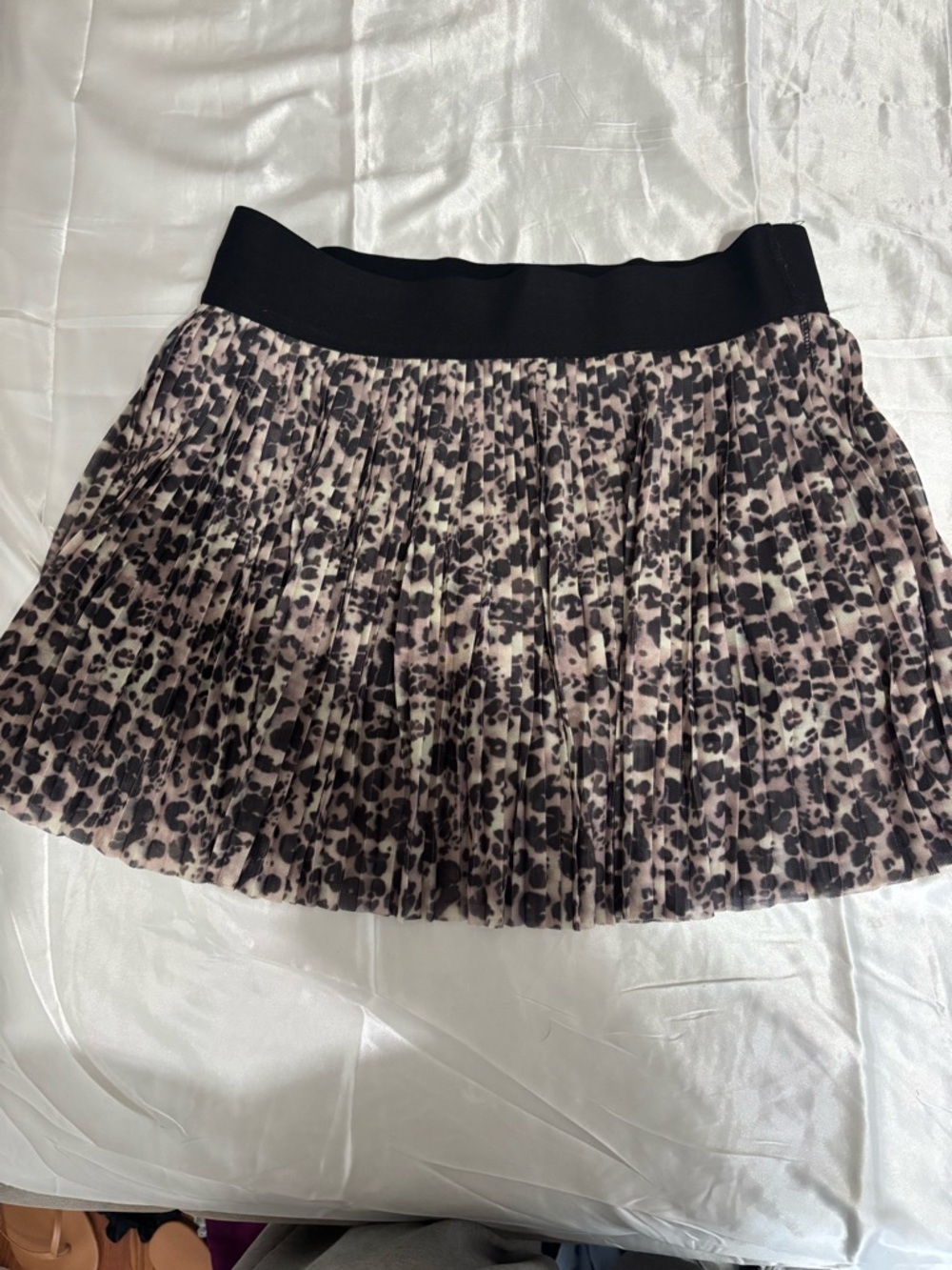 Vanilla Star Pleated Leopard-Print Mini Skirt in Black and Taupe